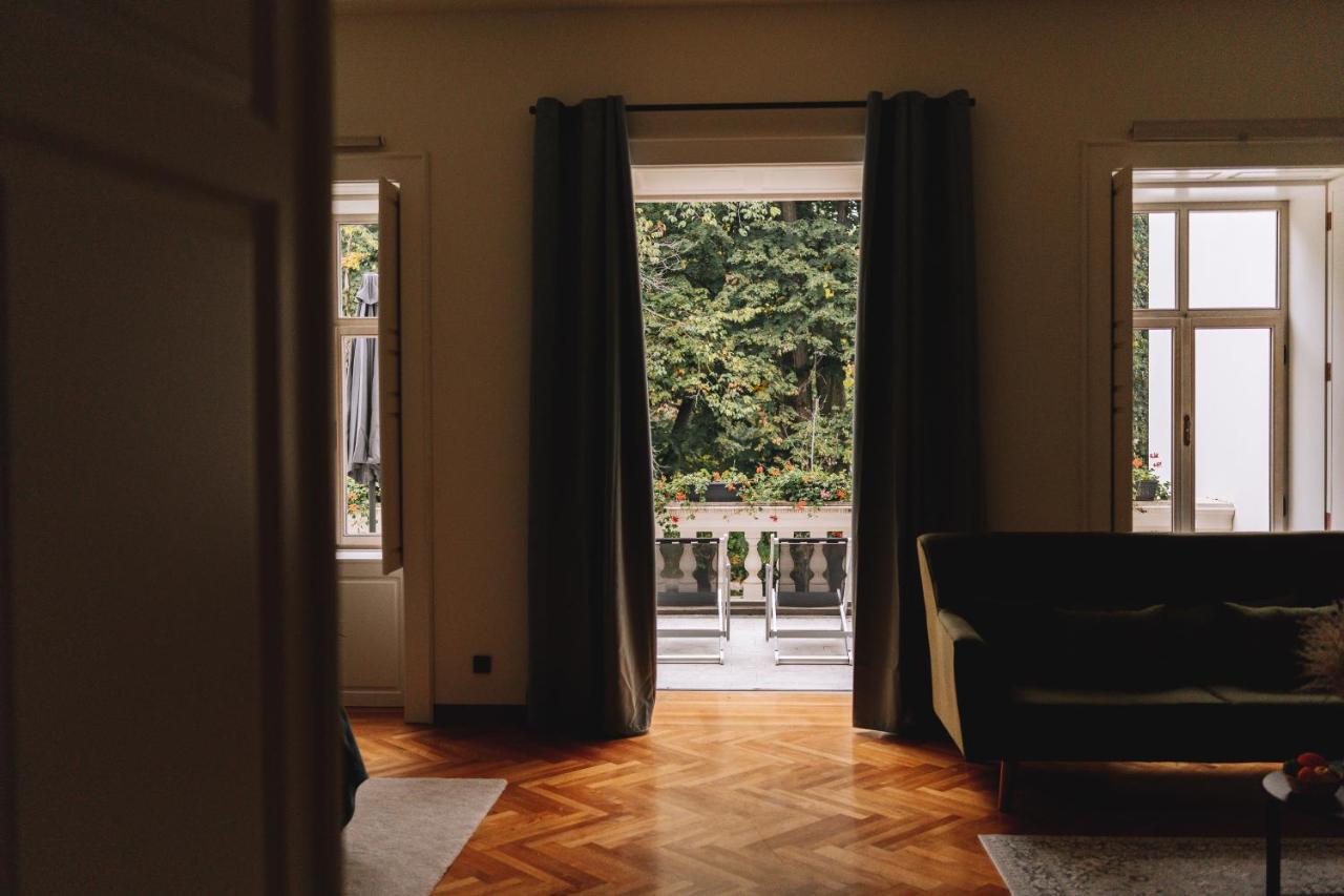 Suhopolje Dvorac Jankovic Bed & Breakfast エクステリア 写真
